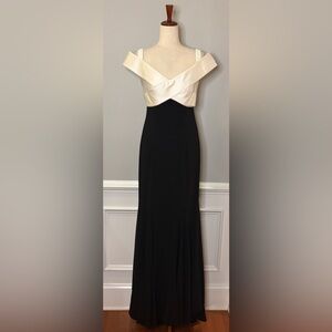 Carmen Marc Valvo Black & White Evening Gown size 6